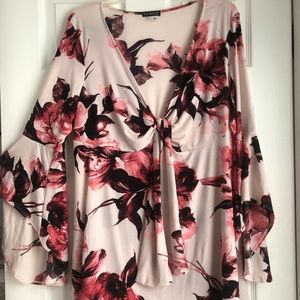 Venus 1x Bell Sleeve Blouse